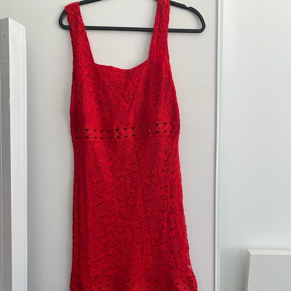 Lulus lace red dress. Midi size L